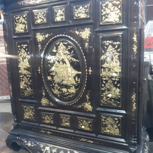 Tủ khảm trai